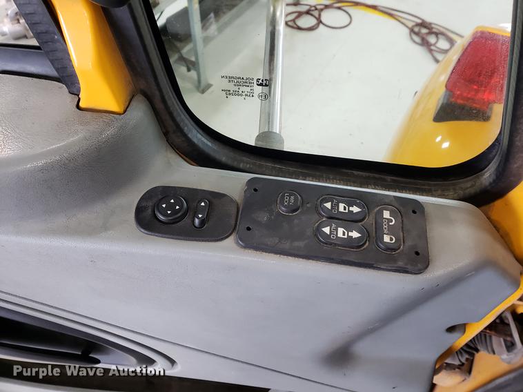 image for item DF2420 2006 International 7400 dump truck