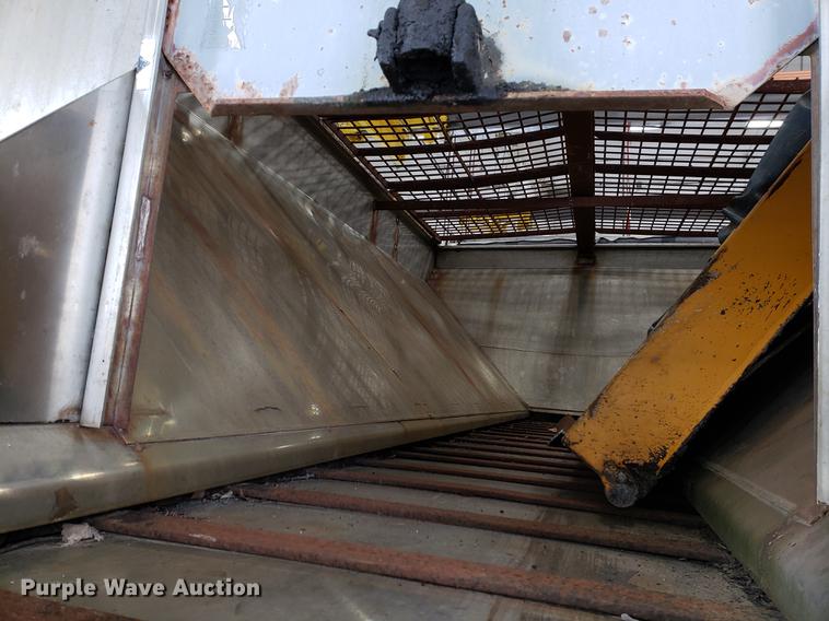 image for item DF2420 2006 International 7400 dump truck