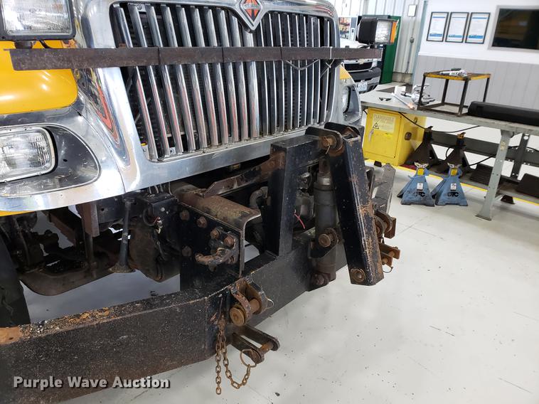 image for item DF2420 2006 International 7400 dump truck