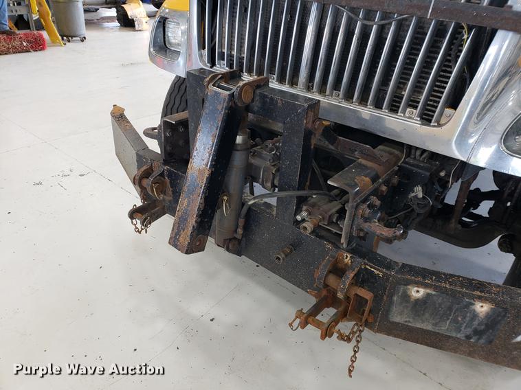 image for item DF2420 2006 International 7400 dump truck