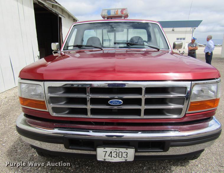 image for item DF3845 1996 Ford F150 pickup truck