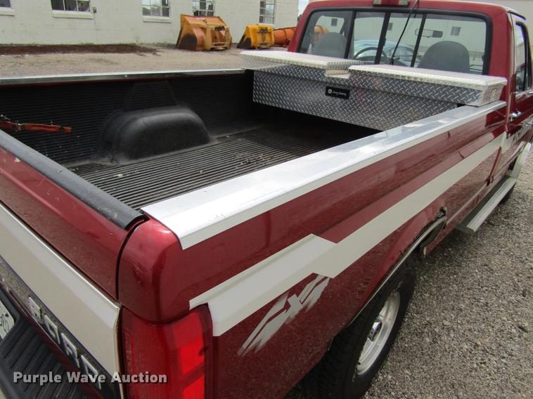 image for item DF3845 1996 Ford F150 pickup truck