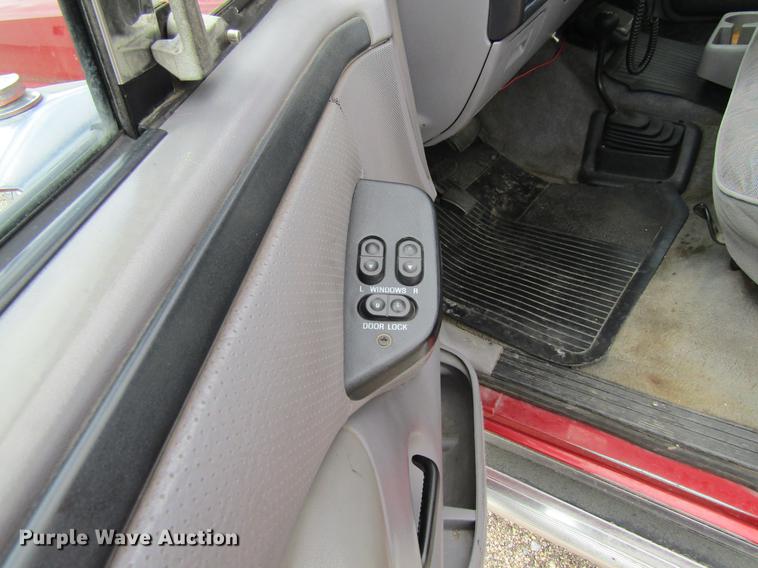 image for item DF3845 1996 Ford F150 pickup truck