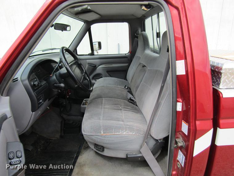 image for item DF3845 1996 Ford F150 pickup truck