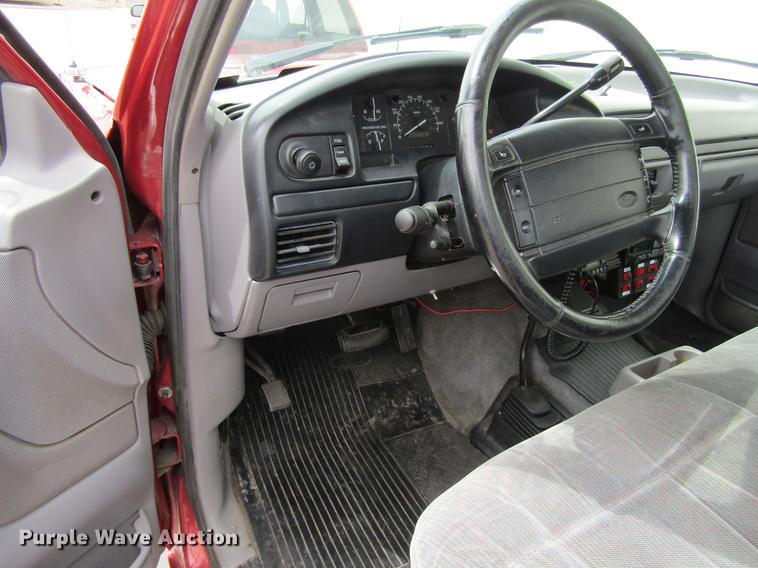 image for item DF3845 1996 Ford F150 pickup truck