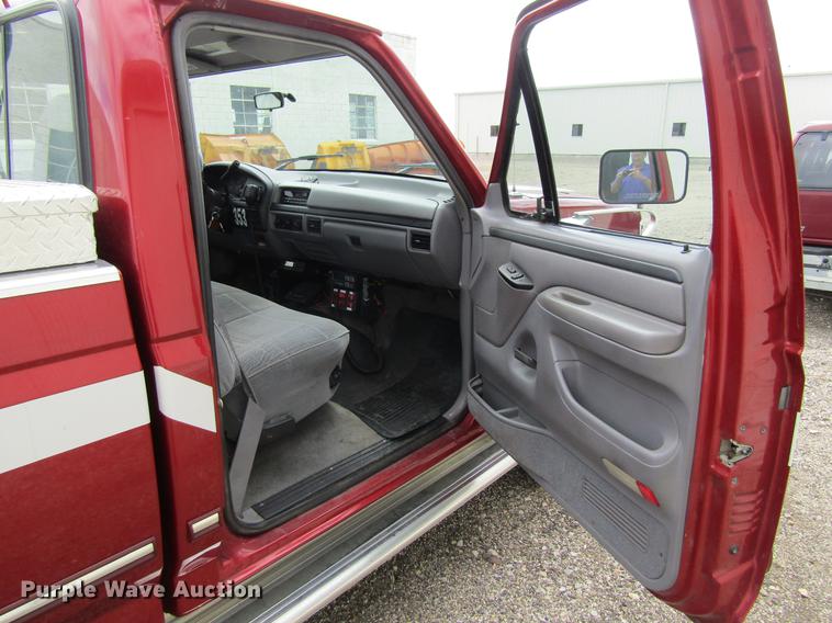 image for item DF3845 1996 Ford F150 pickup truck