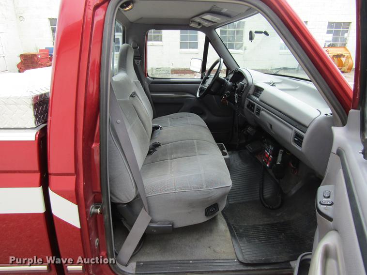 image for item DF3845 1996 Ford F150 pickup truck