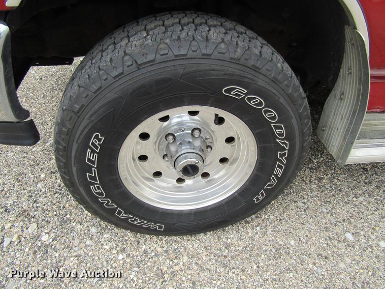 image for item DF3845 1996 Ford F150 pickup truck