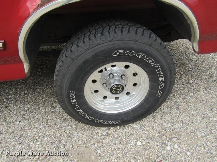 image for item DF3845 1996 Ford F150 pickup truck