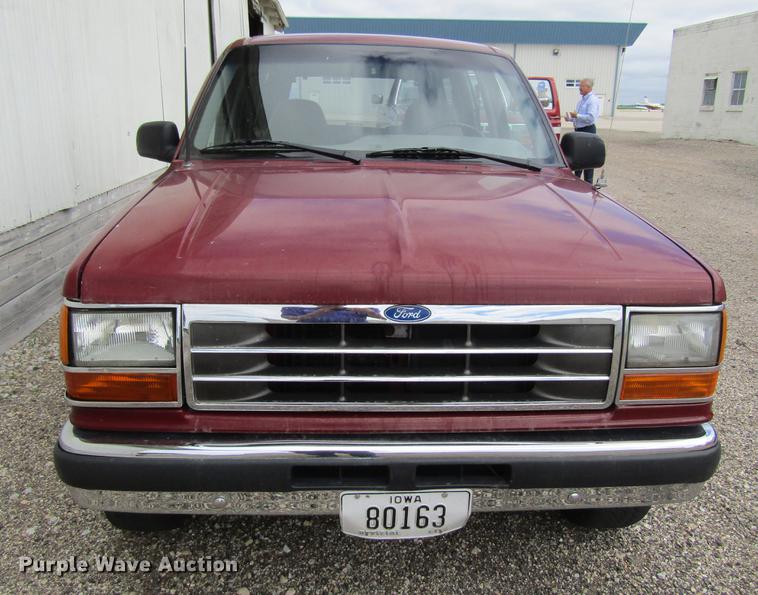 image for item DF3846 1991 Ford Explorer XL SUV