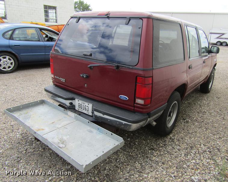 image for item DF3846 1991 Ford Explorer XL SUV