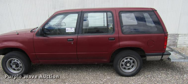 image for item DF3846 1991 Ford Explorer XL SUV