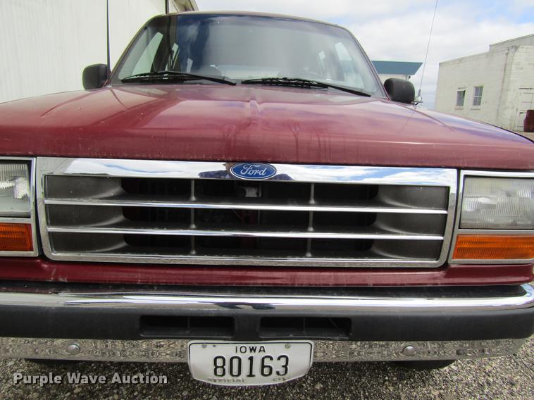 image for item DF3846 1991 Ford Explorer XL SUV