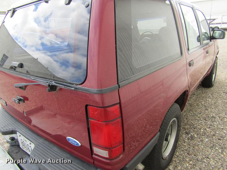 image for item DF3846 1991 Ford Explorer XL SUV