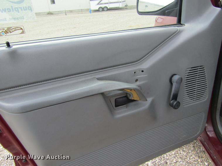 image for item DF3846 1991 Ford Explorer XL SUV