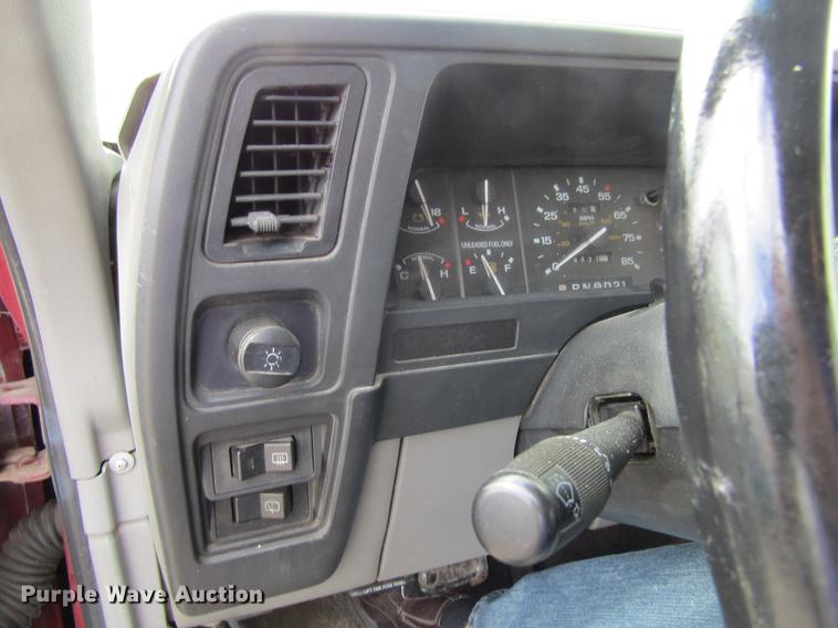 image for item DF3846 1991 Ford Explorer XL SUV