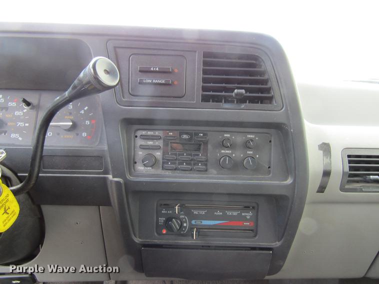 image for item DF3846 1991 Ford Explorer XL SUV