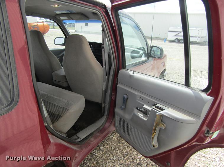 image for item DF3846 1991 Ford Explorer XL SUV