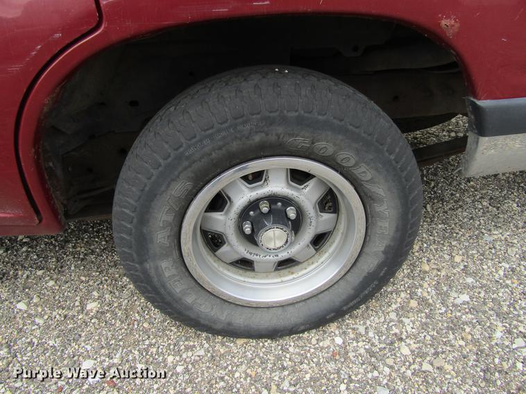 image for item DF3846 1991 Ford Explorer XL SUV