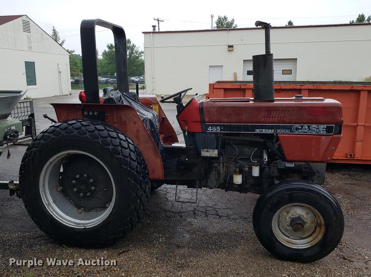 image for item EF9811 Case IH 485 tractor