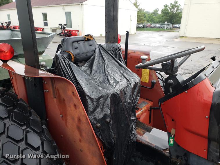 image for item EF9811 Case IH 485 tractor