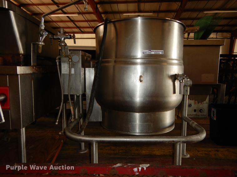 image for item EM9589 (2) 2009 Crown Food Service VELT60 kettles