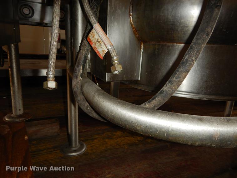 image for item EM9589 (2) 2009 Crown Food Service VELT60 kettles