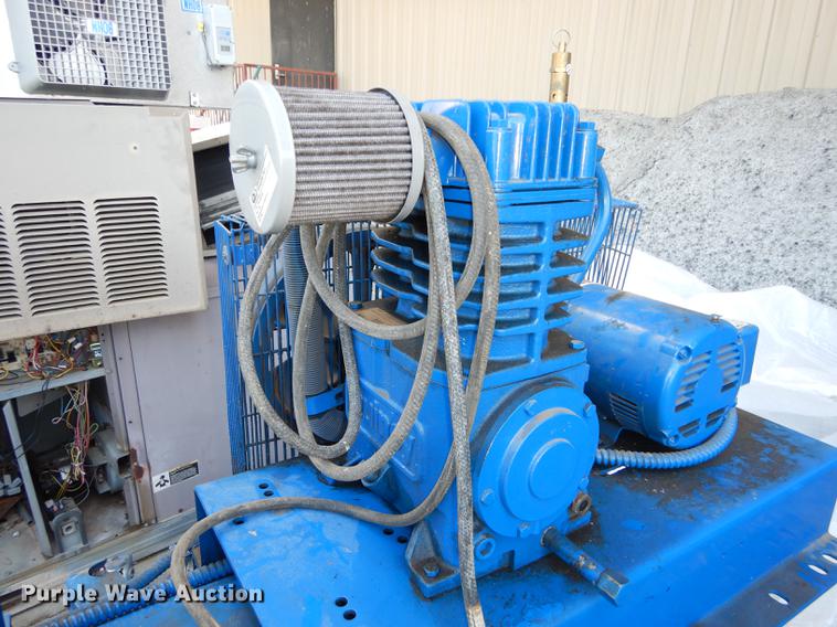 image for item EM9630 2003 Quincy air compressor