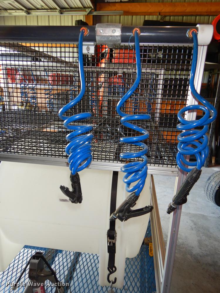 image for item EM9632 Wheelin water hydration system