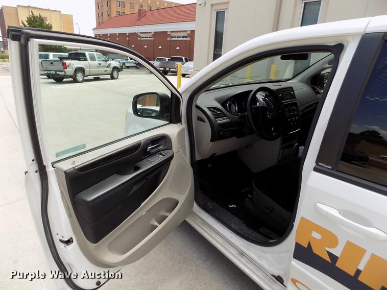 image for item ER9010 2012 Dodge Grand Caravan van