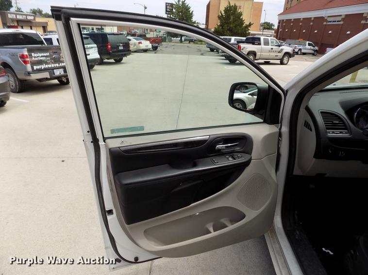 image for item ER9010 2012 Dodge Grand Caravan van