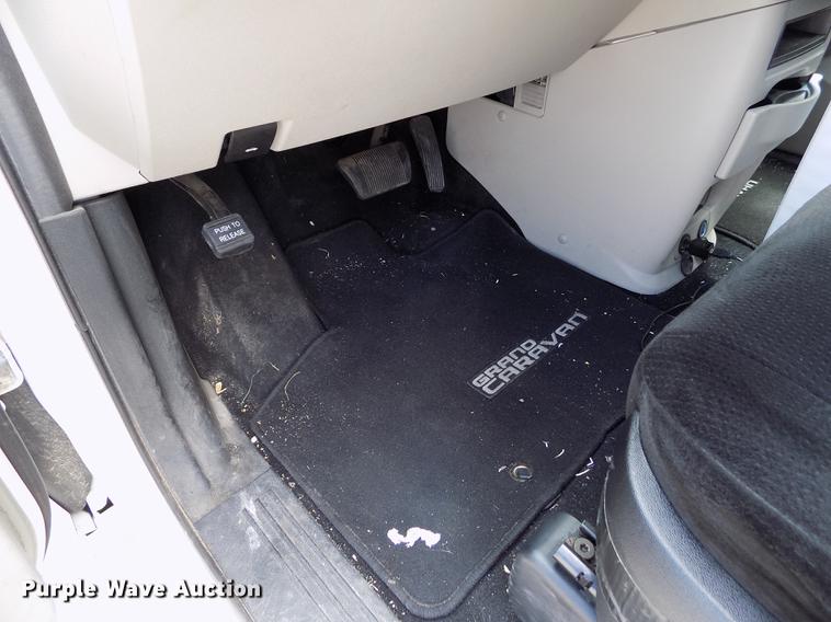 image for item ER9010 2012 Dodge Grand Caravan van
