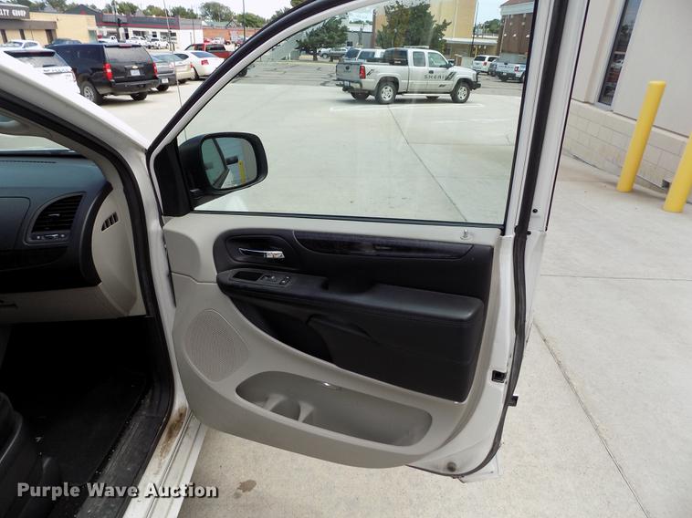 image for item ER9010 2012 Dodge Grand Caravan van