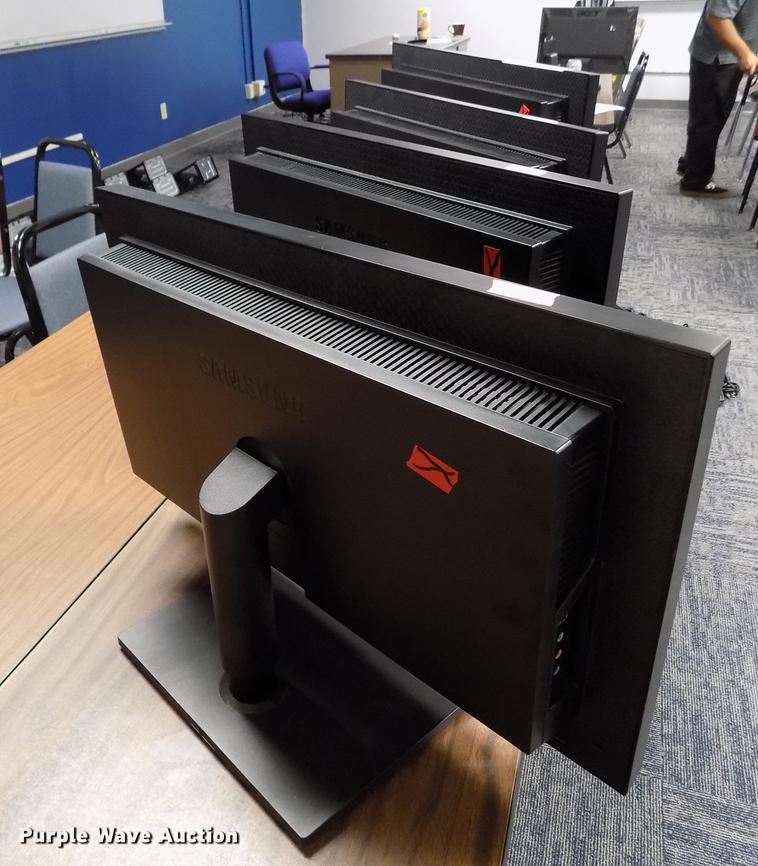 image for item ER9035 (4) Samsung SyncMaster NC240 monitors