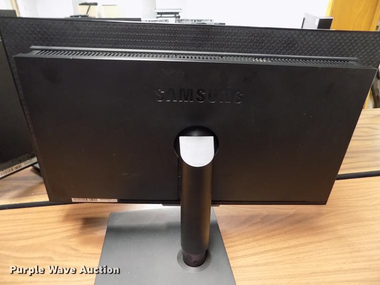 image for item ER9035 (4) Samsung SyncMaster NC240 monitors