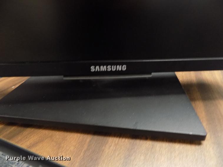 image for item ER9039 (10) Samsung SyncMaster NC240 monitors