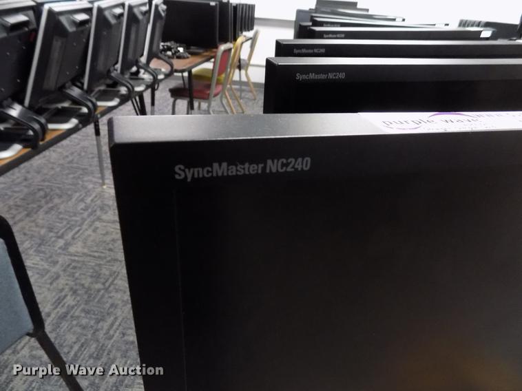 image for item ER9039 (10) Samsung SyncMaster NC240 monitors