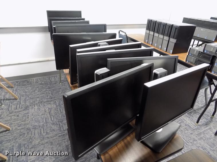 image for item ER9040 (14) Dell monitors