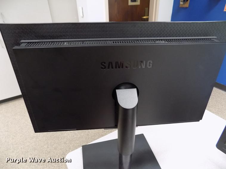 image for item ER9043 (23) Samsung SyncMaster NC240 monitors