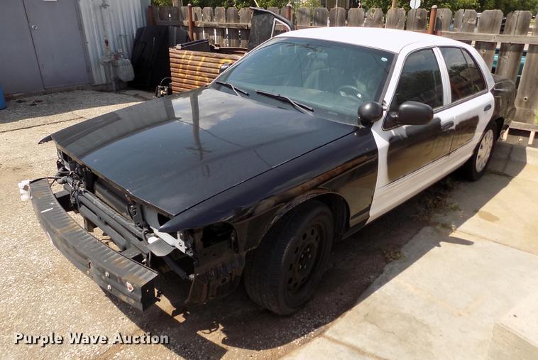 image for item ER9045 2011 Ford Crown Victoria Police Interceptor