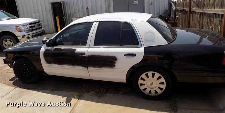 image for item ER9045 2011 Ford Crown Victoria Police Interceptor