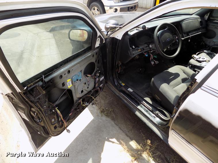 image for item ER9045 2011 Ford Crown Victoria Police Interceptor