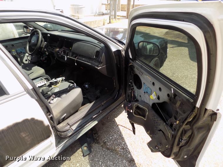 image for item ER9045 2011 Ford Crown Victoria Police Interceptor