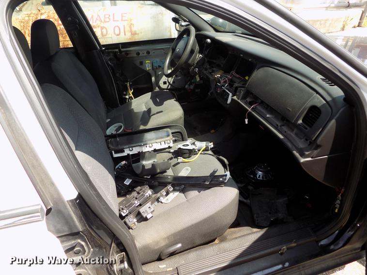 image for item ER9045 2011 Ford Crown Victoria Police Interceptor