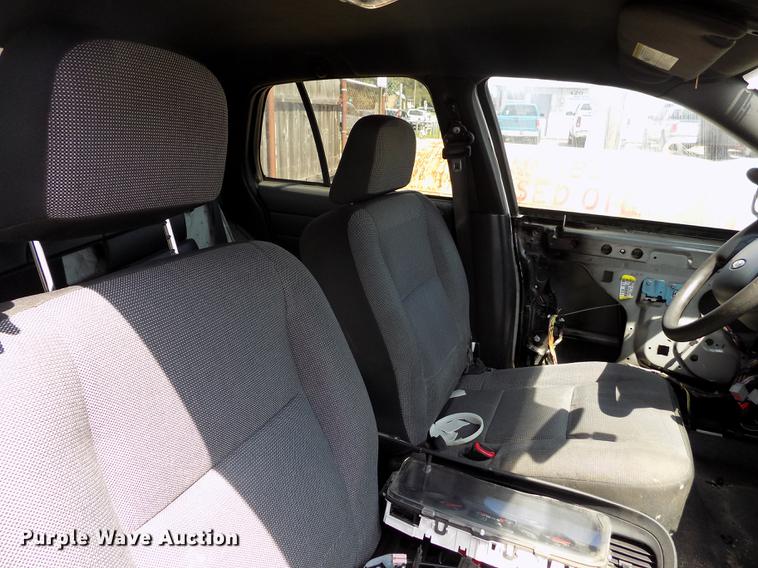 image for item ER9045 2011 Ford Crown Victoria Police Interceptor