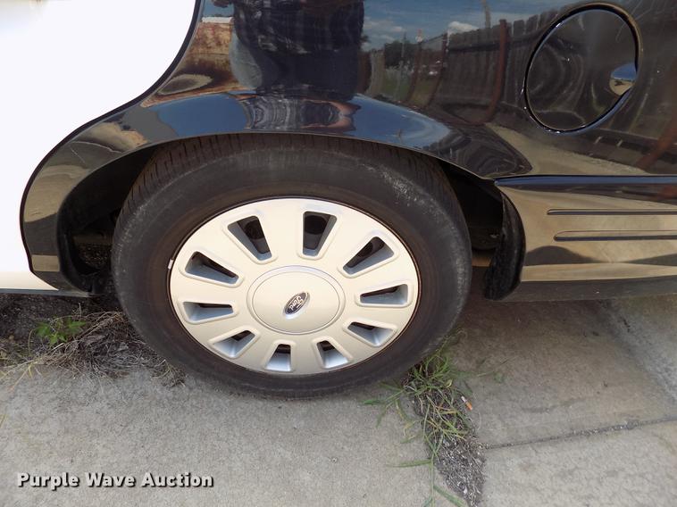 image for item ER9045 2011 Ford Crown Victoria Police Interceptor