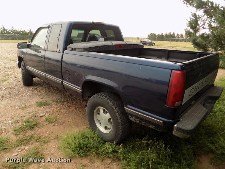 image for item ER9052 1996 Chevrolet Silverado 1500 Ext. Cab pickup truck