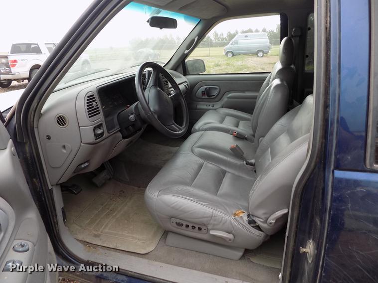 image for item ER9052 1996 Chevrolet Silverado 1500 Ext. Cab pickup truck