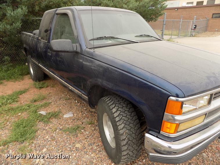 image for item ER9052 1996 Chevrolet Silverado 1500 Ext. Cab pickup truck