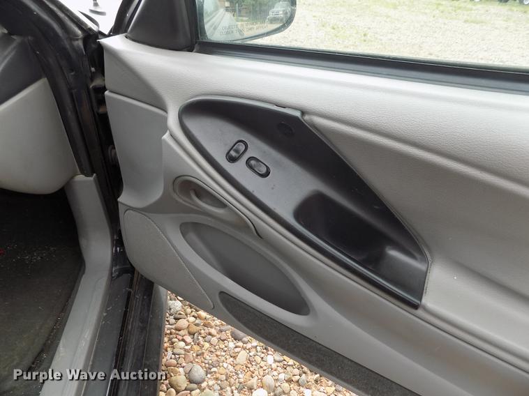 image for item ER9054 2004 Ford Mustang